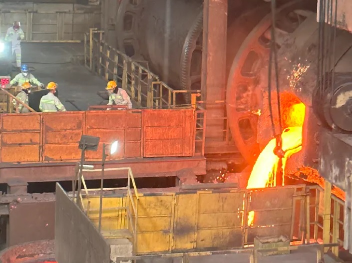 Heavy Investment Pours into HPAL Smelter
